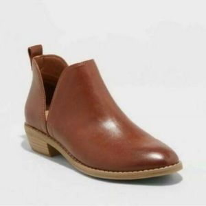 New with Tags Universal Thread Cutout Brown Booties Size 9 Target
